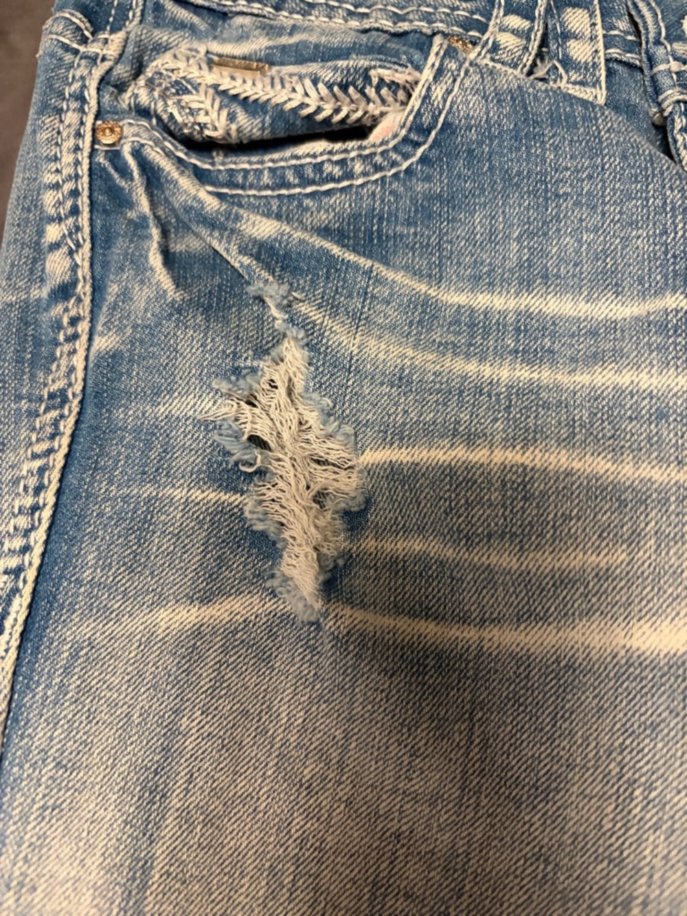 Amethyst Jeans Capris - Picture 3 of 11